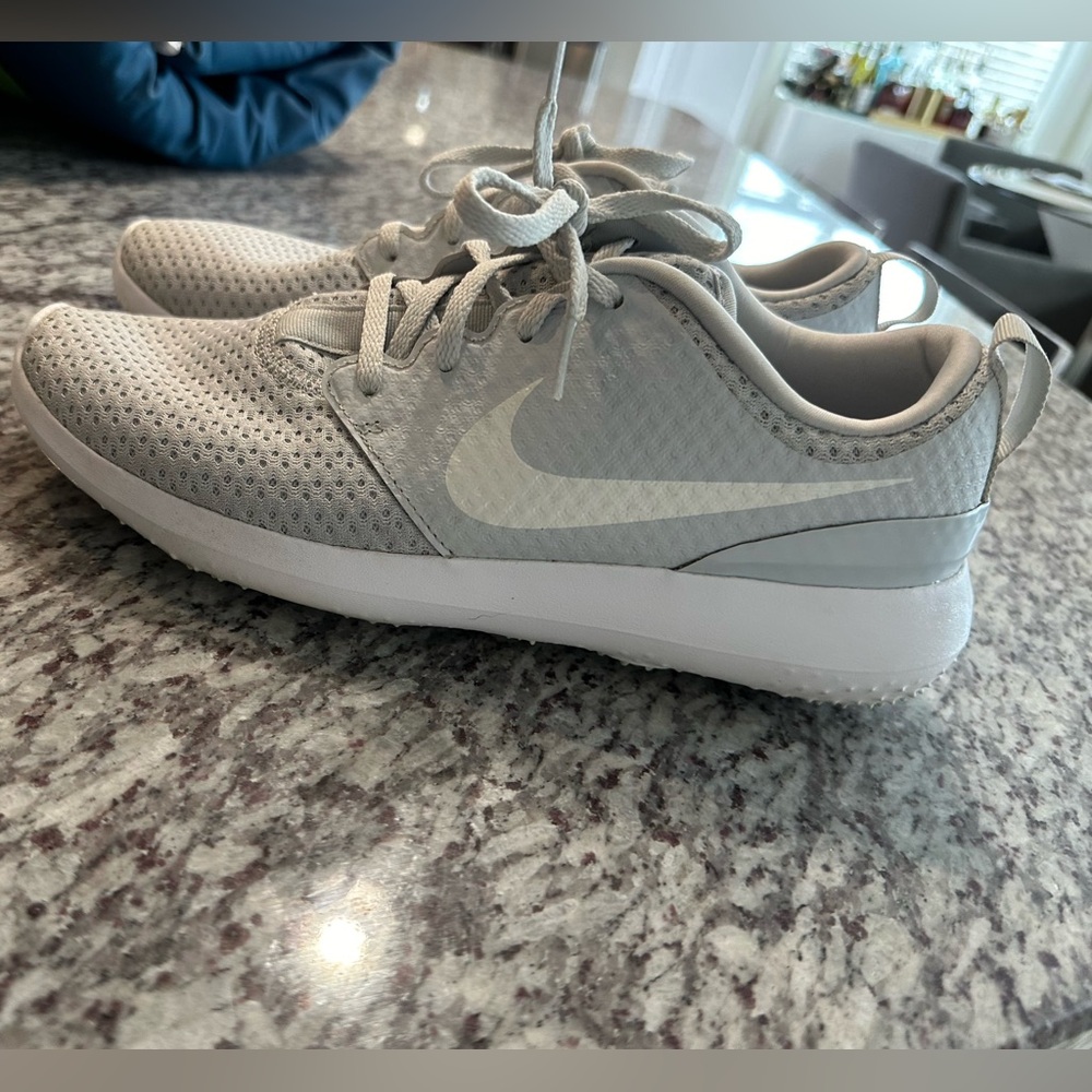 Nike Roshe Golf Shoes, size 8.5 Women’s